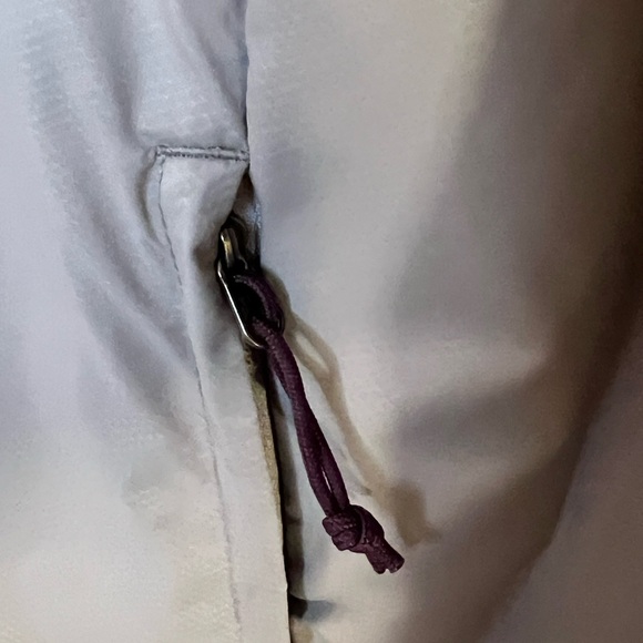 The North Face Women's Gray Windbreaker Jacket - Picture 4 of 7